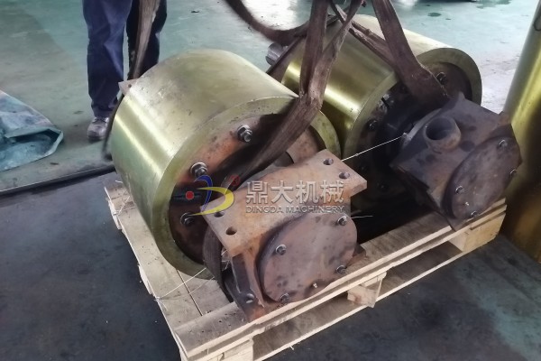 保持鵝卵石對輥制砂機的產量不下降有什么秘訣？
